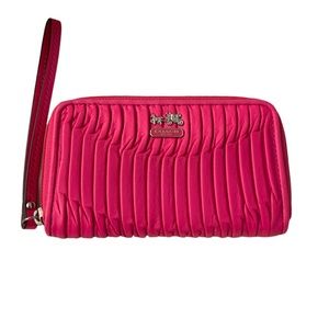 🪷 Coach Medium Wallet/Wristlet